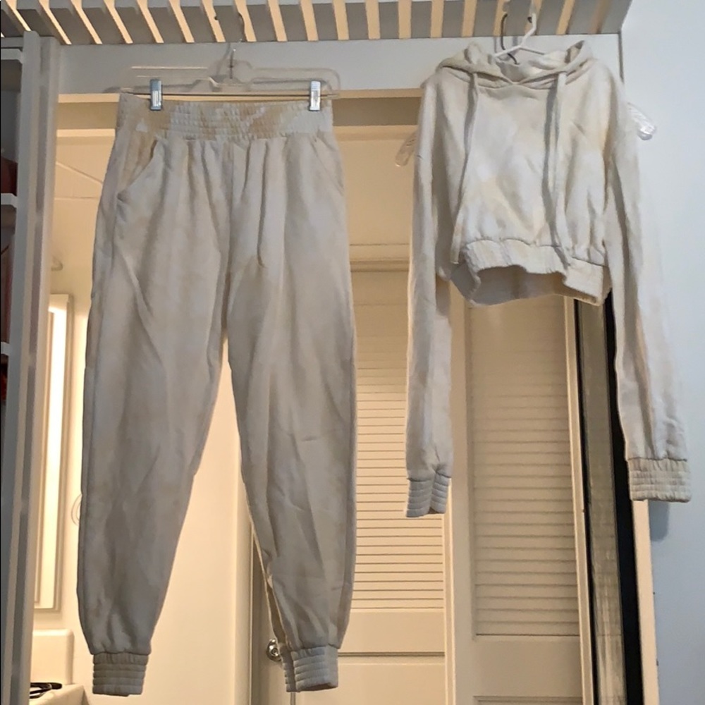 Adika crop athletic set